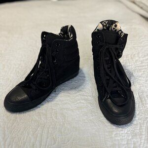 Betsey Johnson 00's Hightop Sneakers - Black W8